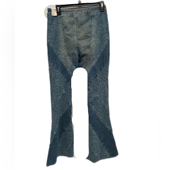 Free People Mermaid Mid-rise Flare Jeans RETAILS $198 NWT - Picture 6 of 8